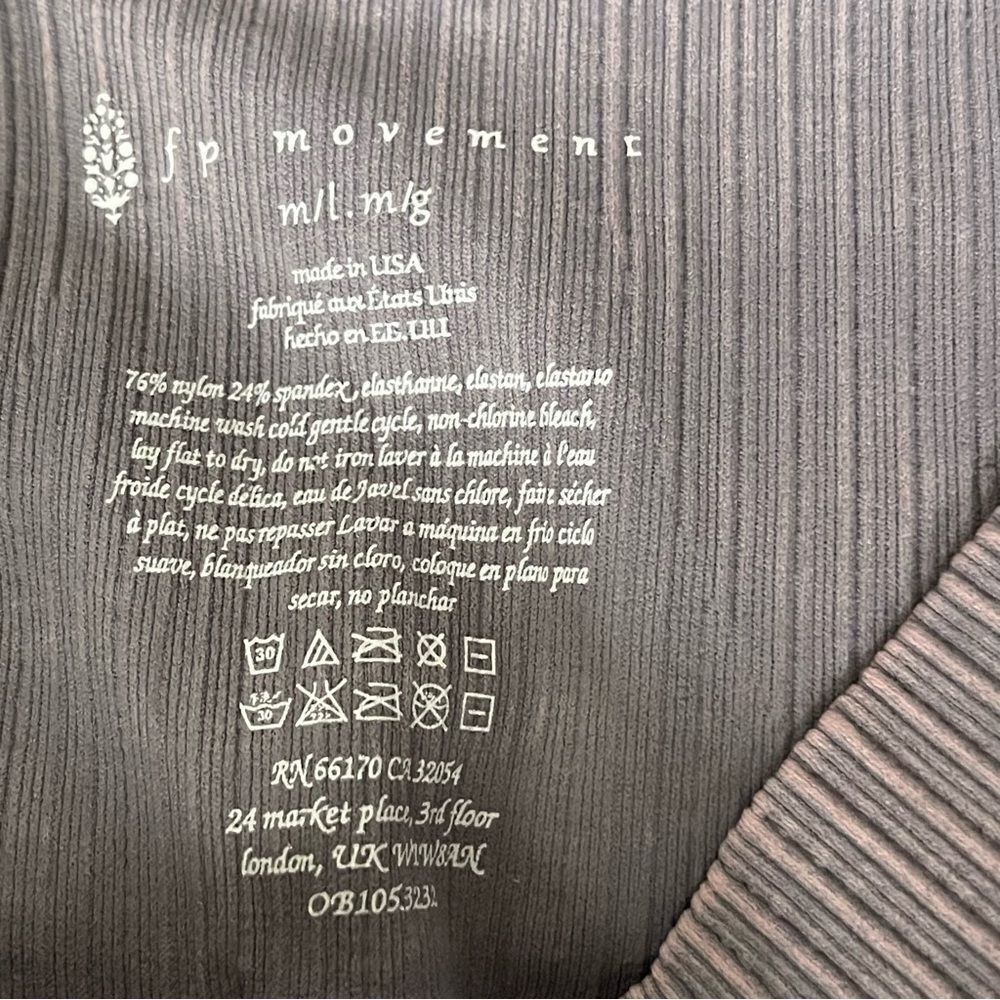 NWOT Free People Movement good karma legging size M/L - Picture 2 of 13
